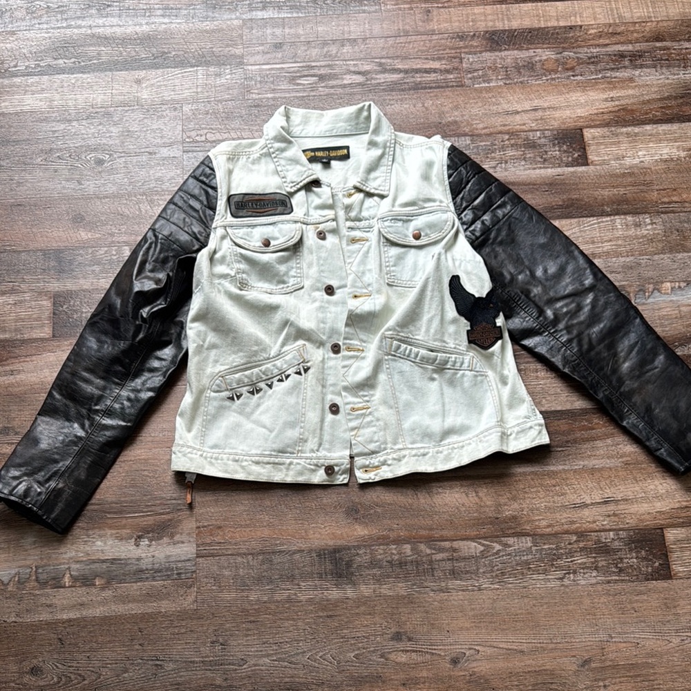 Vintage Harley-Davidson Cream and Black Jean Jacket with Leather Sleeves